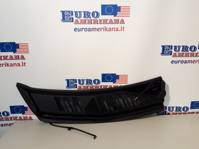 Cowl Grille (right)